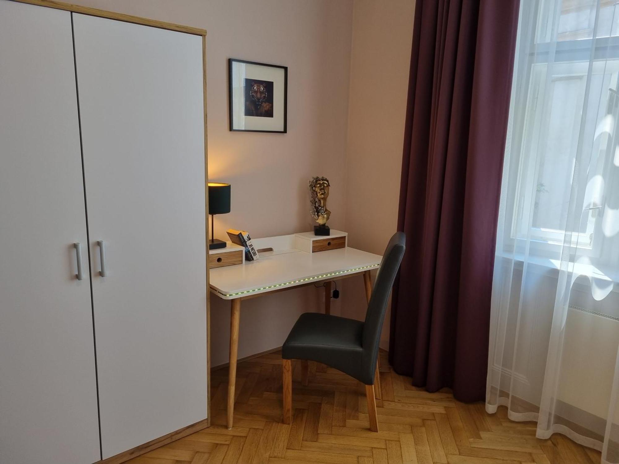 Oasis Apartments At Charles Square Prag Dış mekan fotoğraf