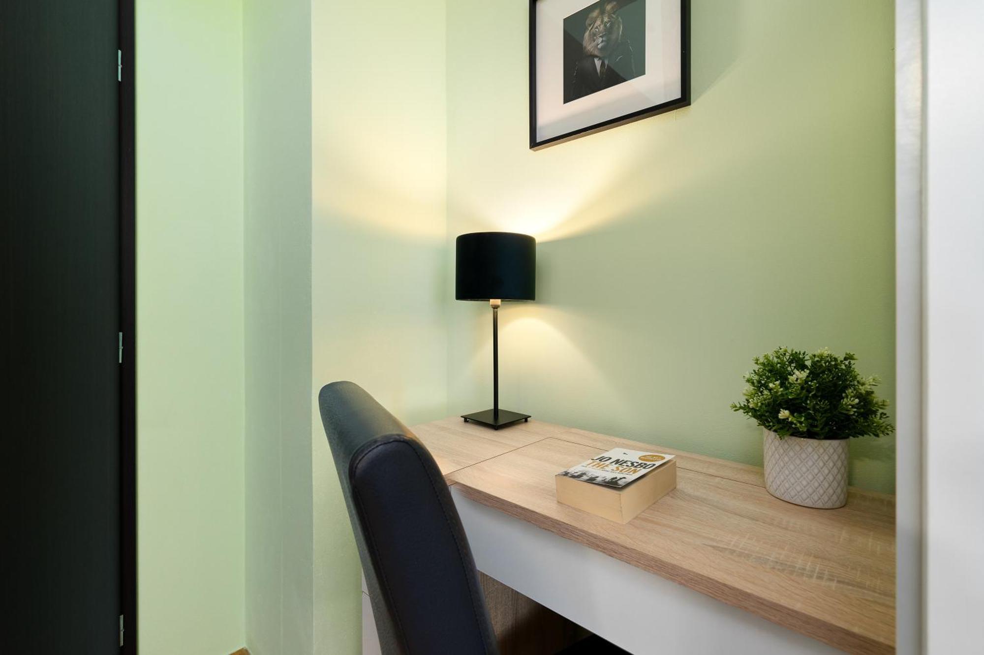 Oasis Apartments At Charles Square Prag Dış mekan fotoğraf