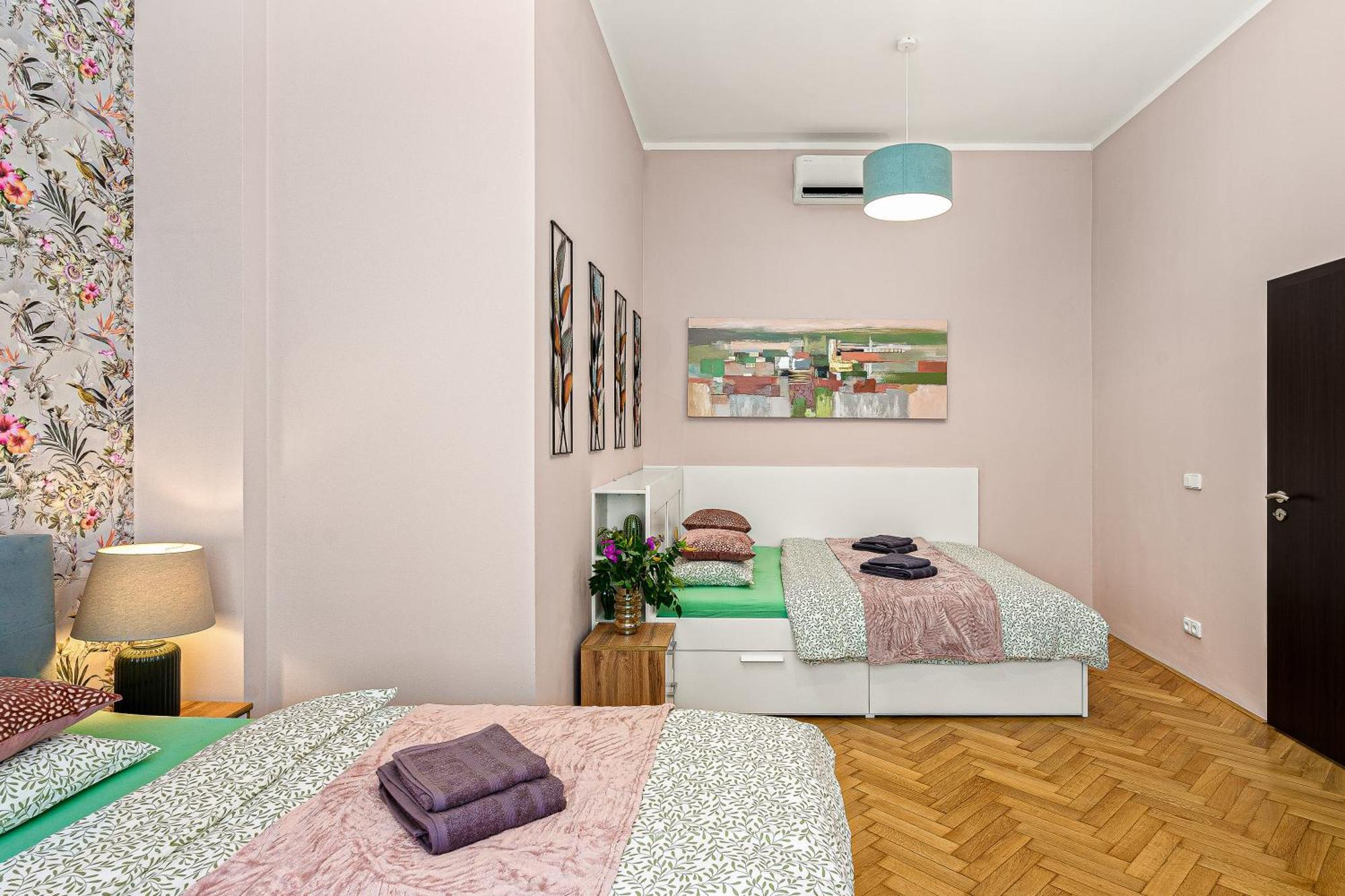 Oasis Apartments At Charles Square Prag Dış mekan fotoğraf